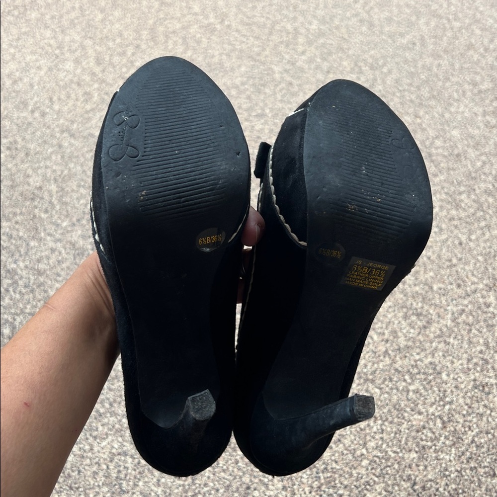 JESSICA SIMPSON Black High Heels with Bow Accent - Picture 10 of 13